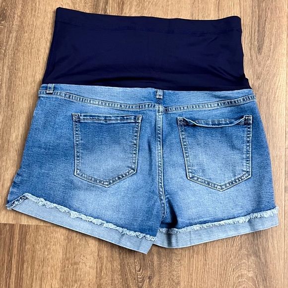 PINKBLUSH Maternity Distressed Jean Shorts Sz 30 - Picture 5 of 5